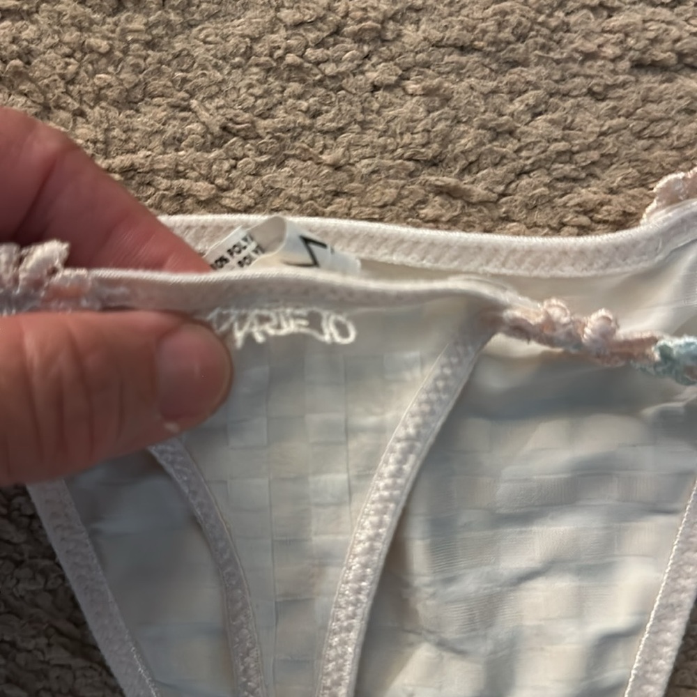 Avero Rio String Bikini - Picture 5 of 7